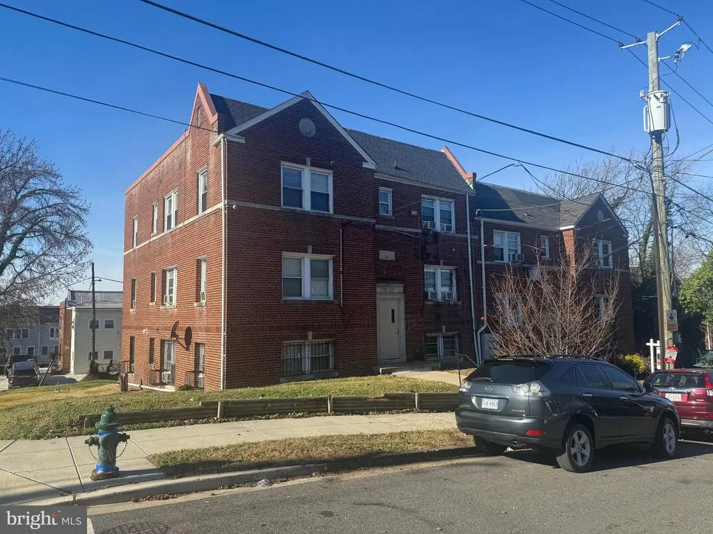 1725 29th St Se, WASHINGTON