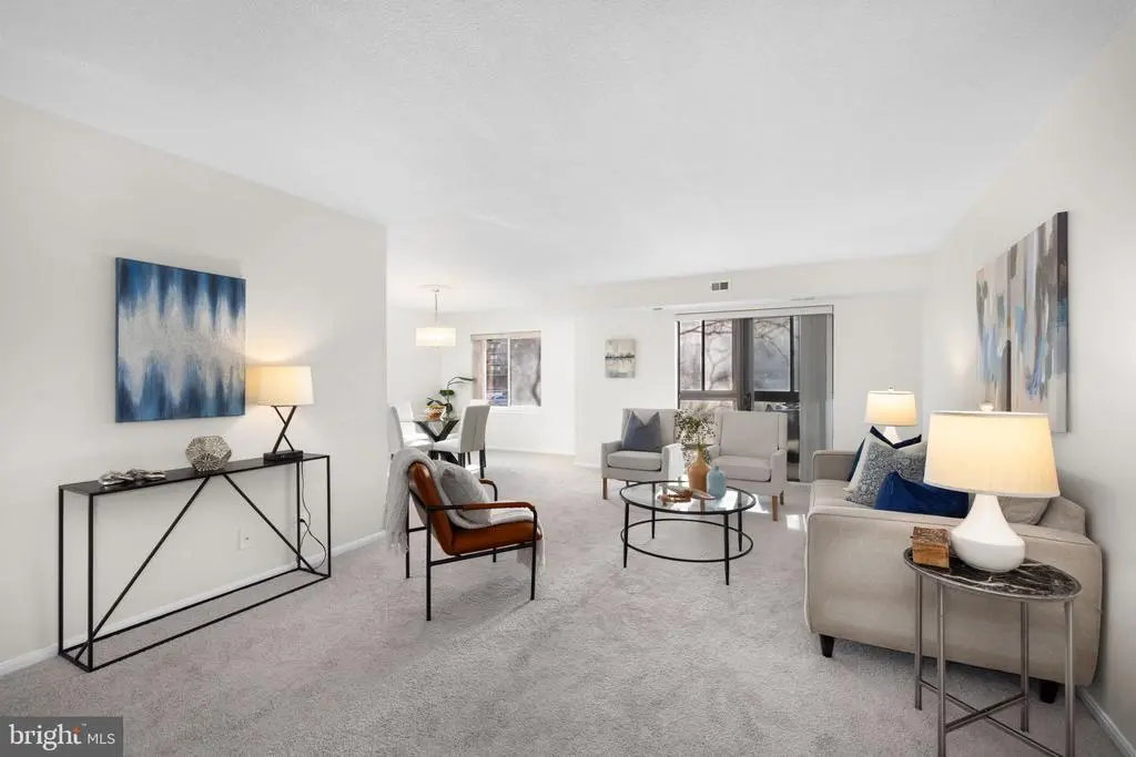 8380 Greensboro Dr #221, MCLEAN