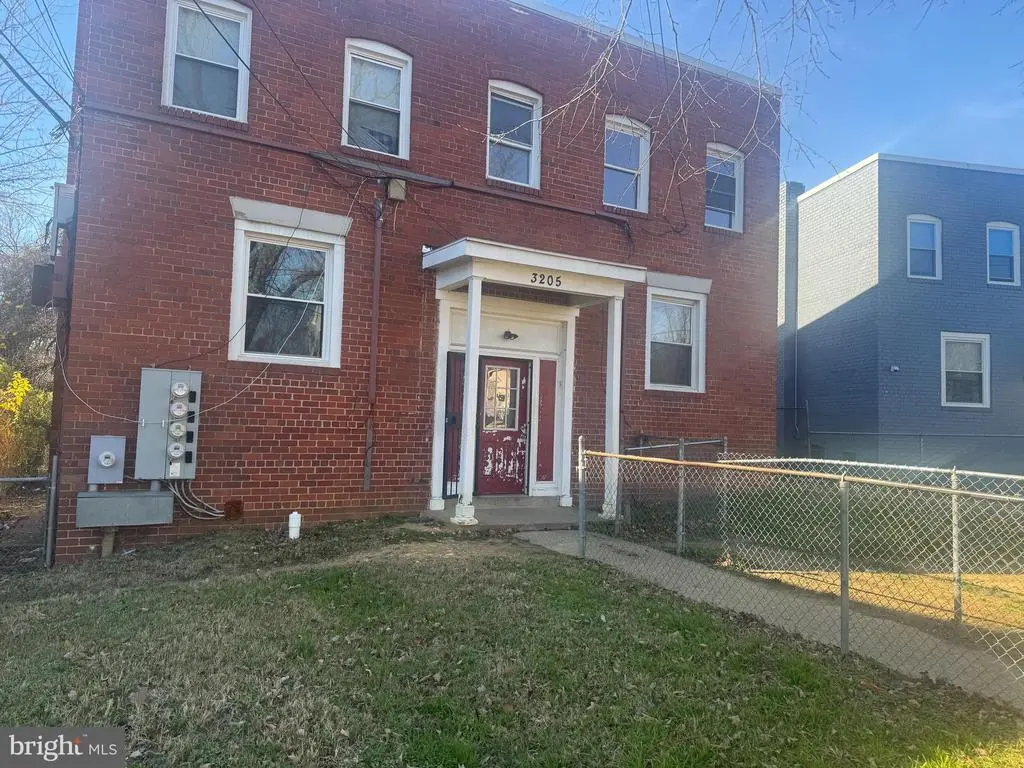 3205 Buena Vista Ter Se, Washington