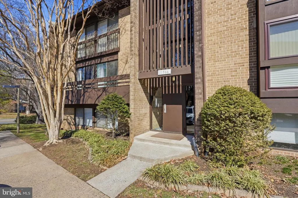 11566 Rolling Green Ct #12/200a, RESTON
