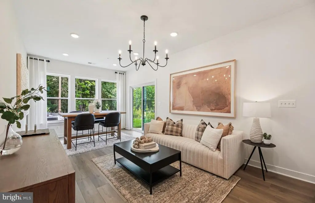 1122 Crested Wood Dr, Laurel