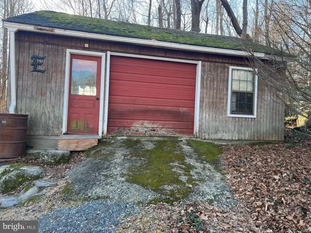 1395 Sleepy Hollow Rd, PENNSBURG