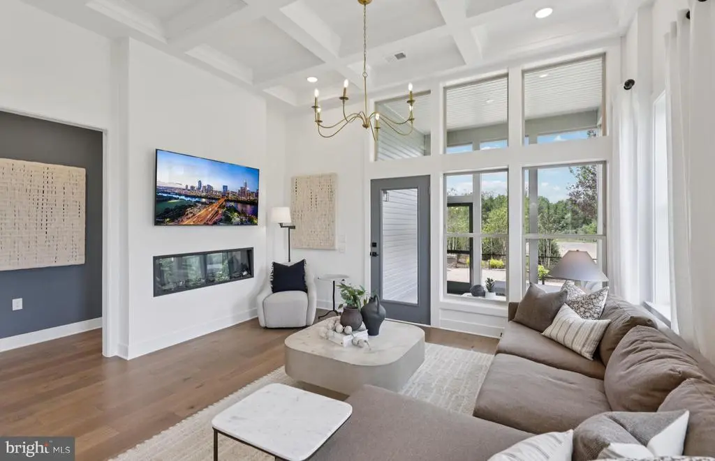 6152 Amber Ln #2, HAYMARKET