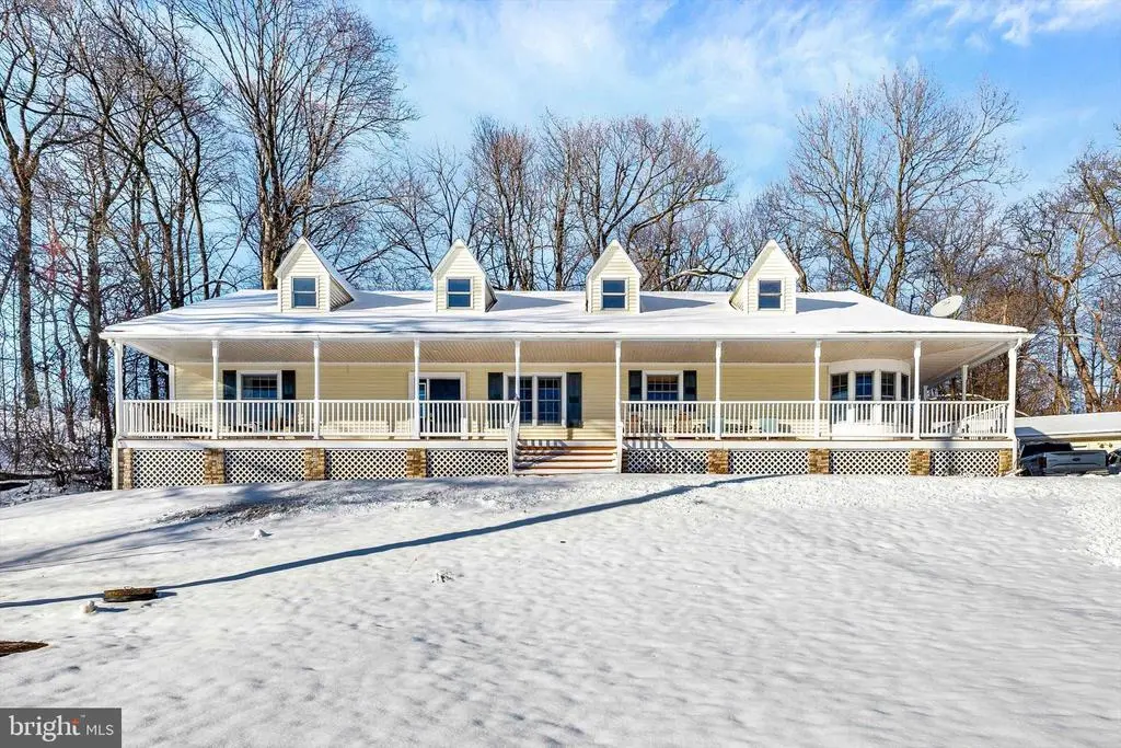 128 Vermont Rd, READING