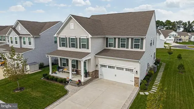 911 Cadman Dr, Middletown