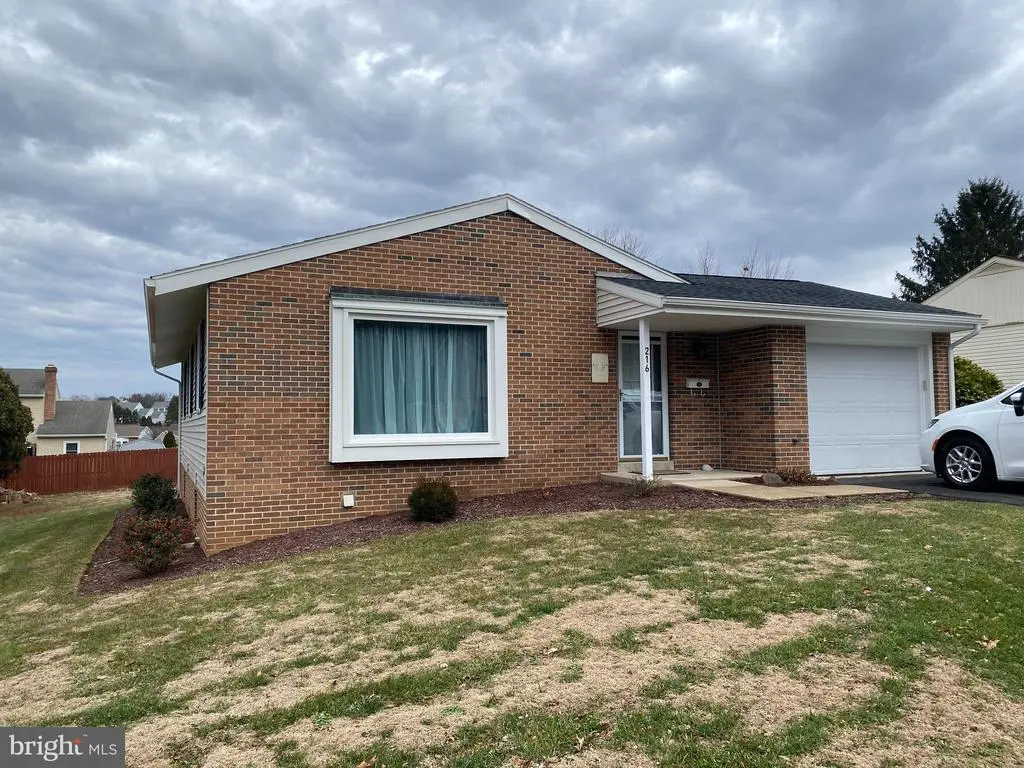 216 Irene Ave, EPHRATA