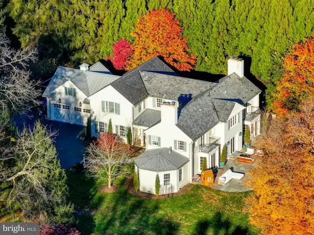 11129 Falls Rd, Lutherville Timonium