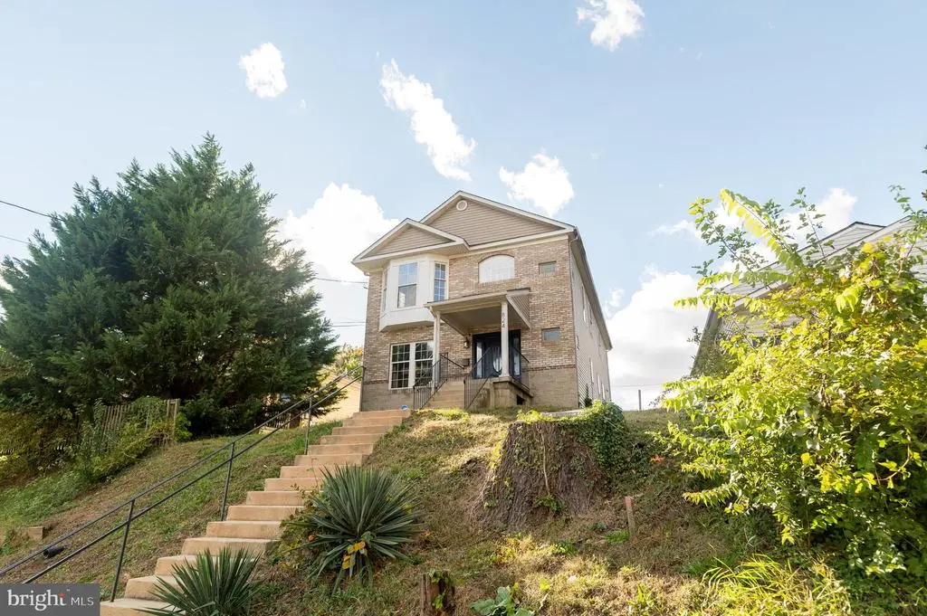 824 48th Pl Ne #basement, WASHINGTON