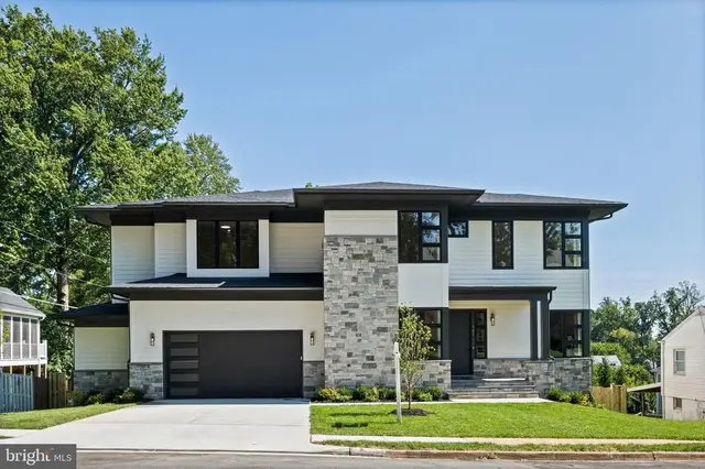 107 Moore Ave Se, Vienna
