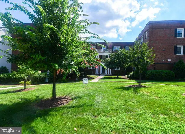 3937 Pennsylvania Ave Se #102, Washington