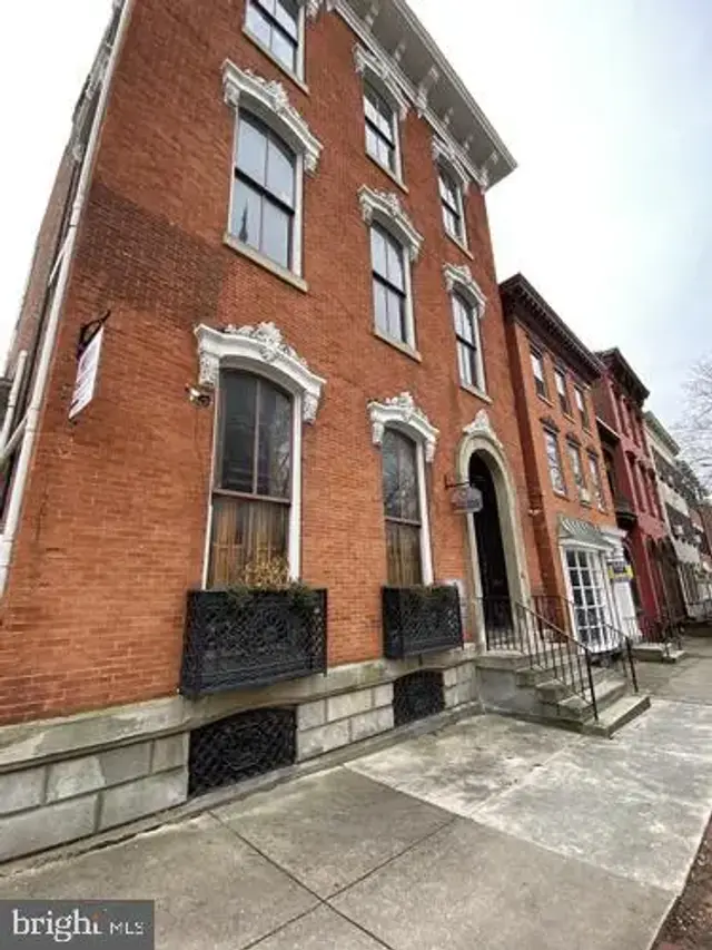 218 E Market St #2nd Floor, York