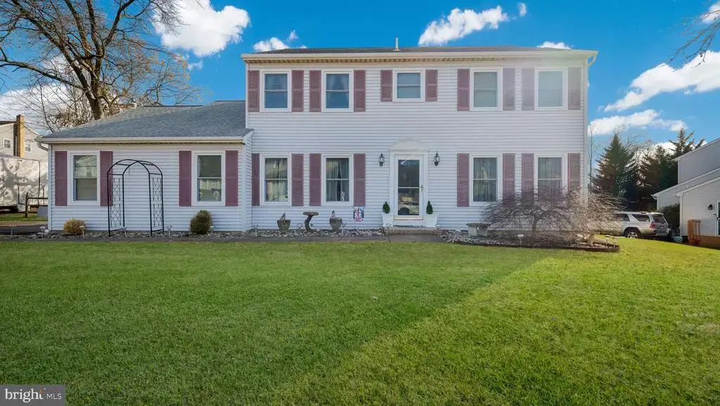 1267 Holly Rd, WARRINGTON