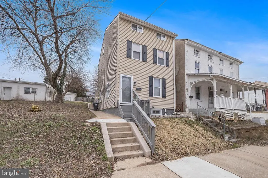 406 E Hector St, CONSHOHOCKEN