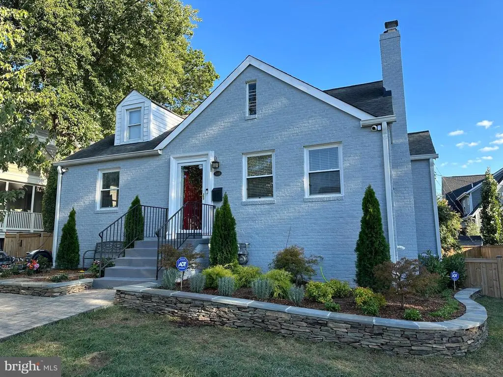 5118 25th Rd N, ARLINGTON