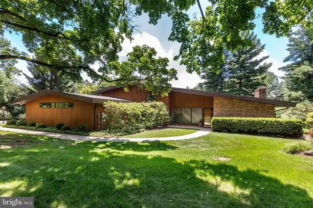 7 Pine Hill Dr, Westminster