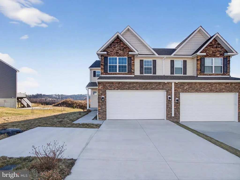 219 Sunglo Dr, LEESPORT