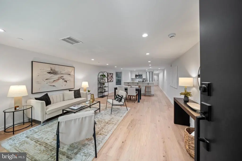 131 11 St Ne #1, WASHINGTON