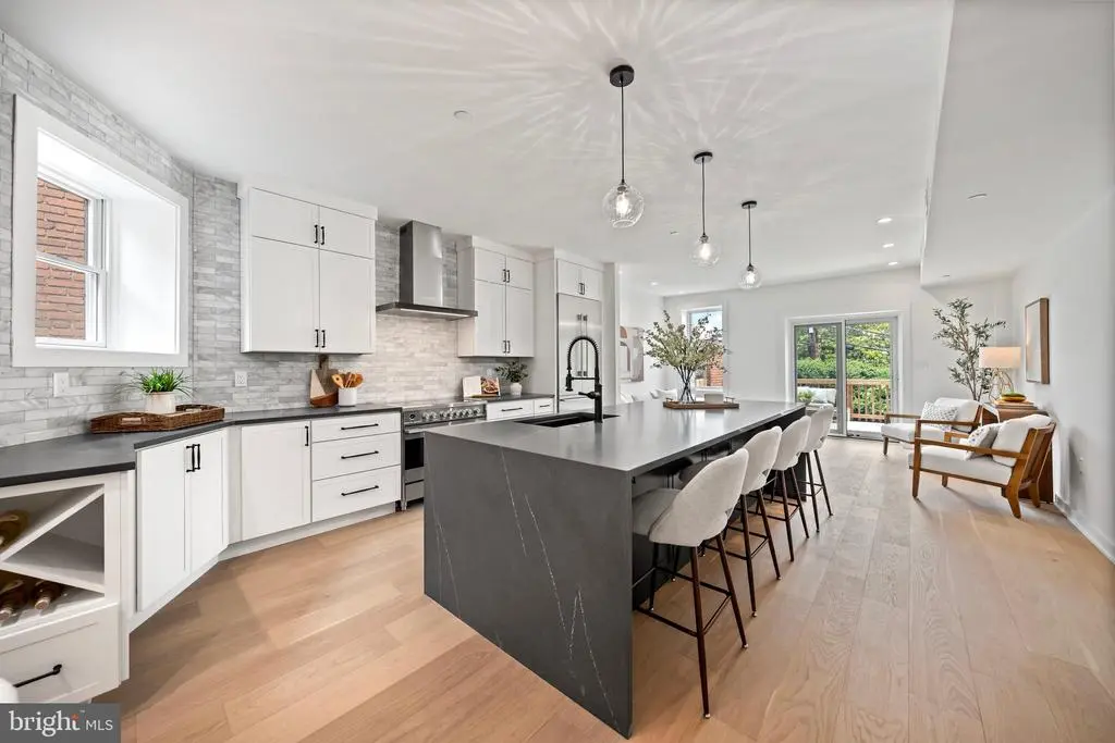 131 11 St Ne #3, WASHINGTON