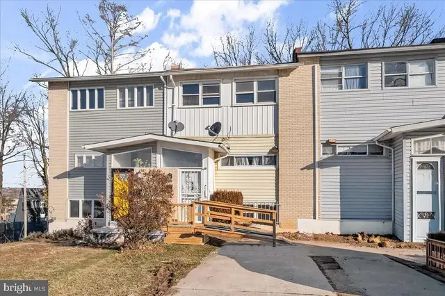 55 Oakmont Dr, New Castle