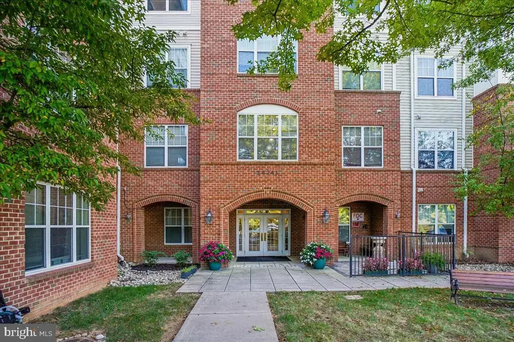 14241 Kings Crossing Blvd #210, BOYDS