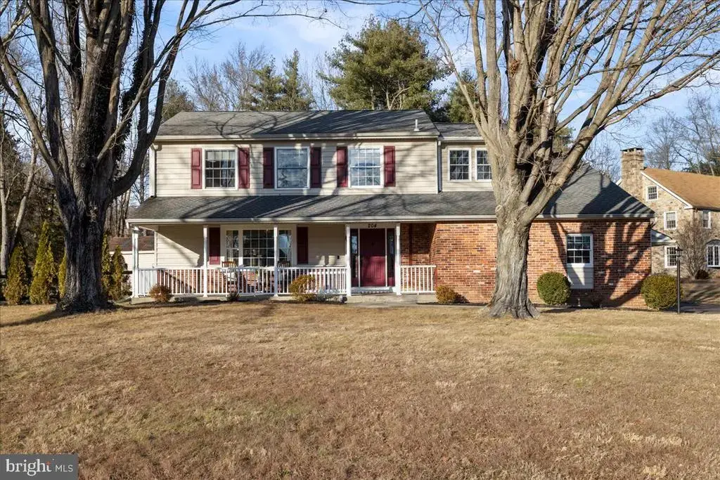 204 Woodland Dr, DOYLESTOWN