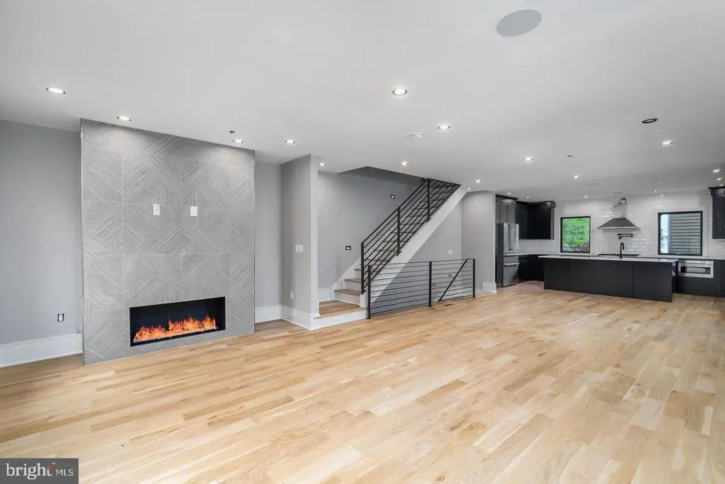 909 Emily St, Philadelphia