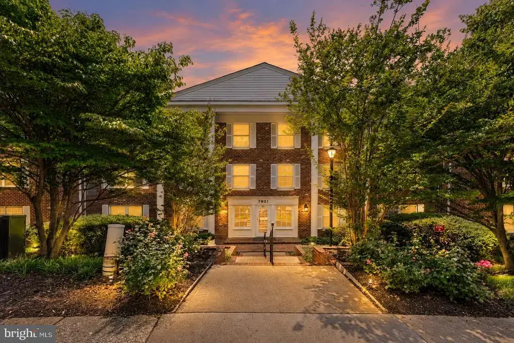 7621 Provincial Dr #312, MCLEAN