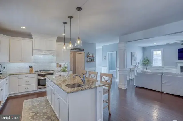 513 Spring Hollow Dr, Middletown