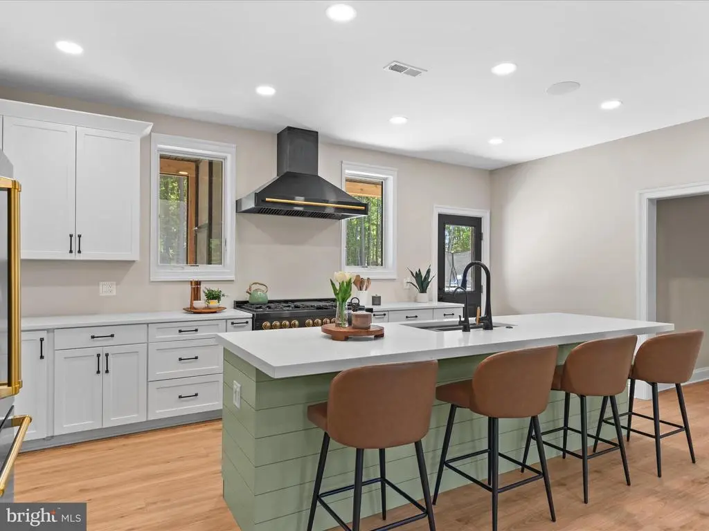 16381 Diamond Farm Rd, Milton