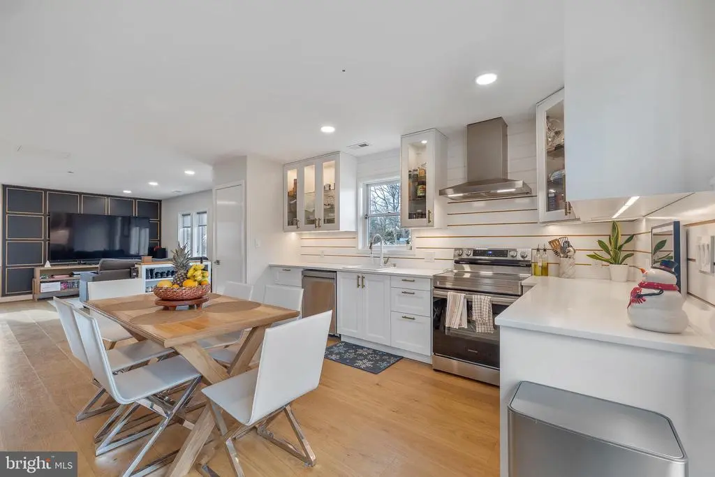 9226 Fowler Ln, Lanham