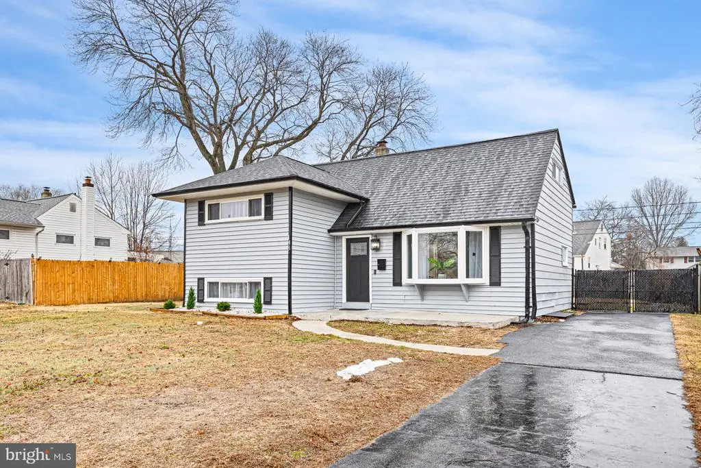 148 Brookside Blvd, NEWARK