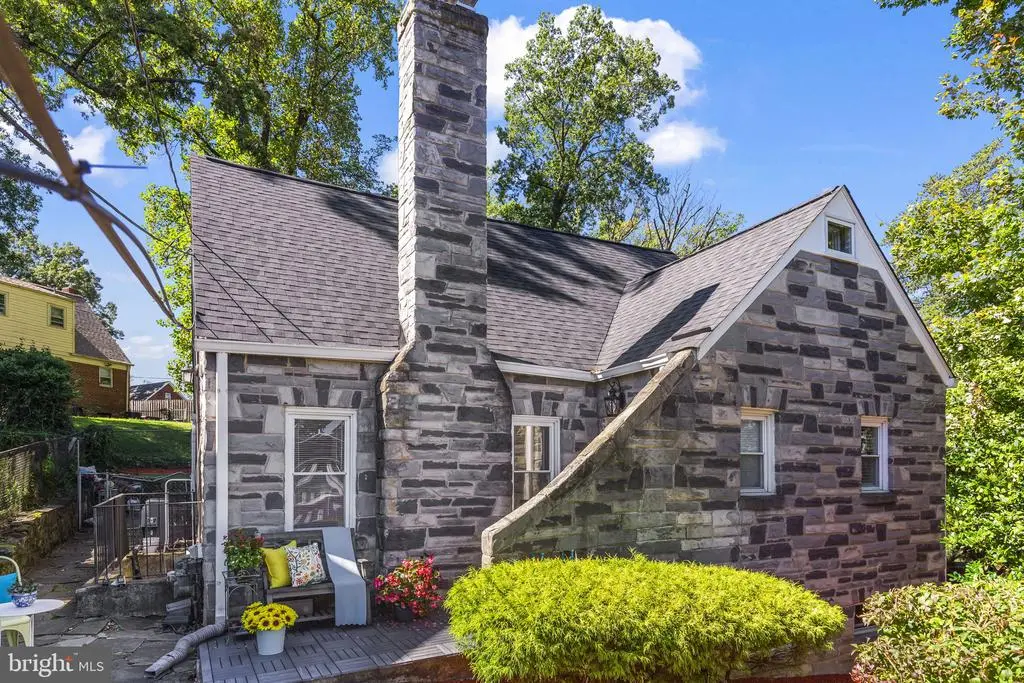 3429 Highwood Dr Se, WASHINGTON