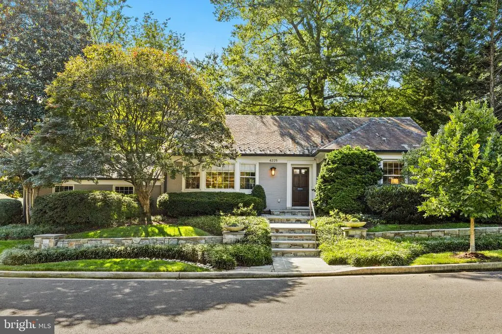 4225 50th St Nw, WASHINGTON