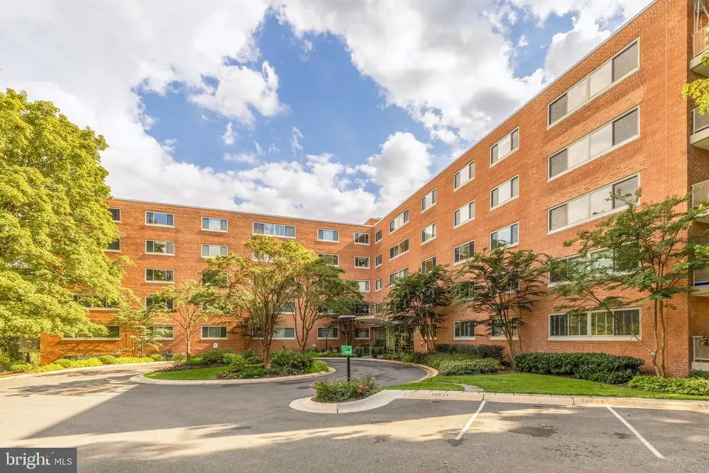 5100 Dorset Ave #100, CHEVY CHASE