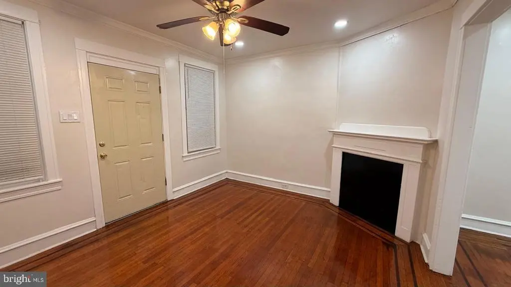 2142 Carver St, Philadelphia