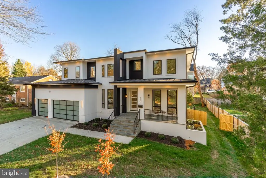 6935 Southridge Dr, MCLEAN