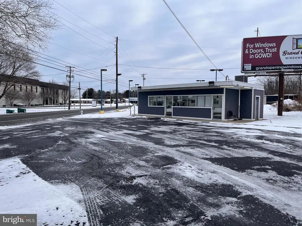 5272 E Trindle Rd, Mechanicsburg