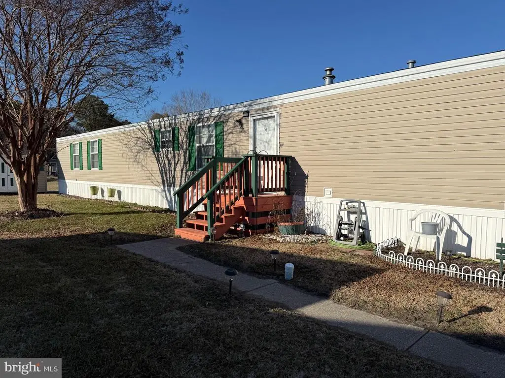 44 Hitch Pond Cir, Seaford