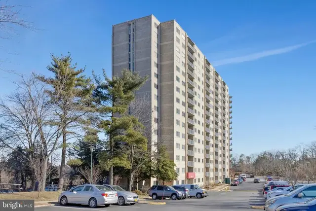 2500 N Van Dorn St #316, Alexandria