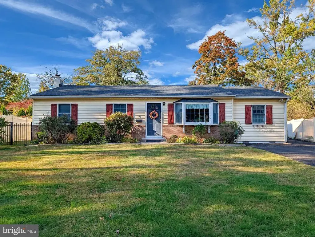9 Maple Ln, DOYLESTOWN