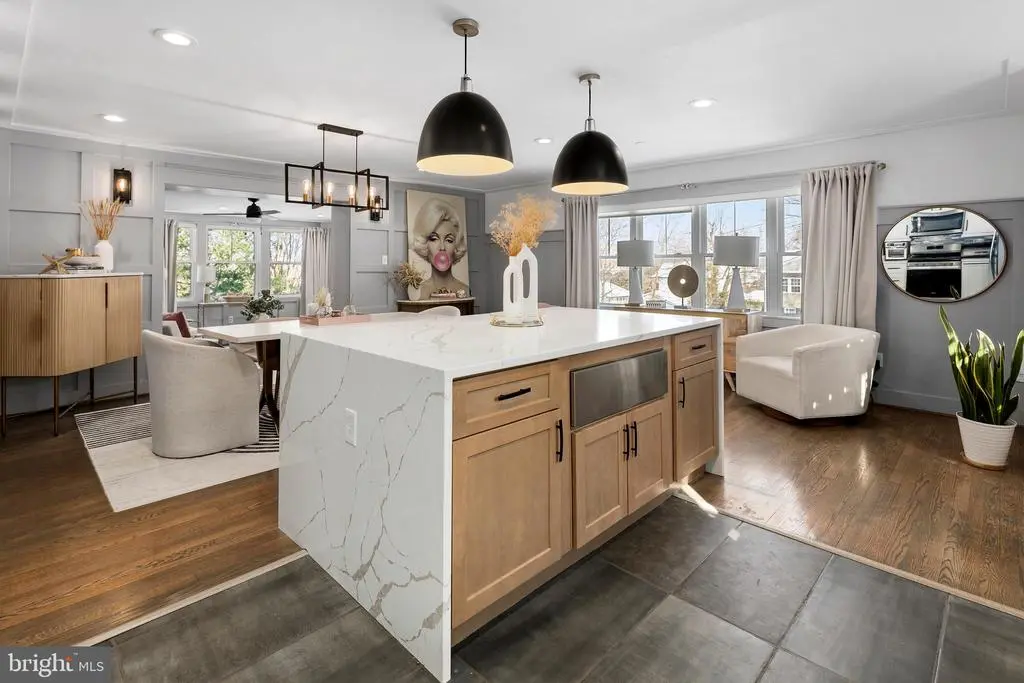 2813 James Dr, ALEXANDRIA