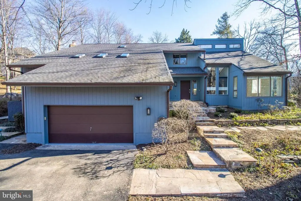 7107 Roxann Rd, ALEXANDRIA