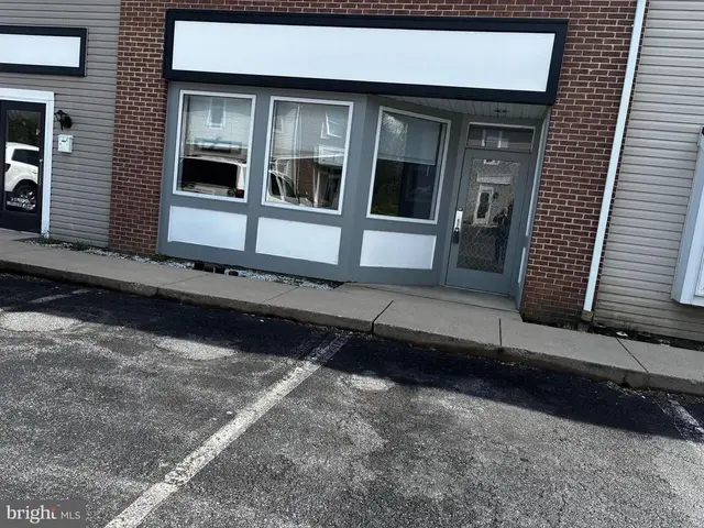 32-34 S Prince St, Millersville