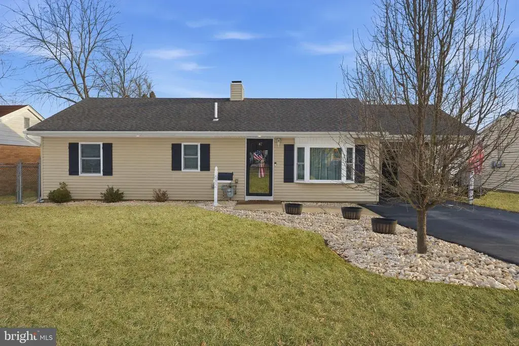 682 Trenton Rd, FAIRLESS HILLS
