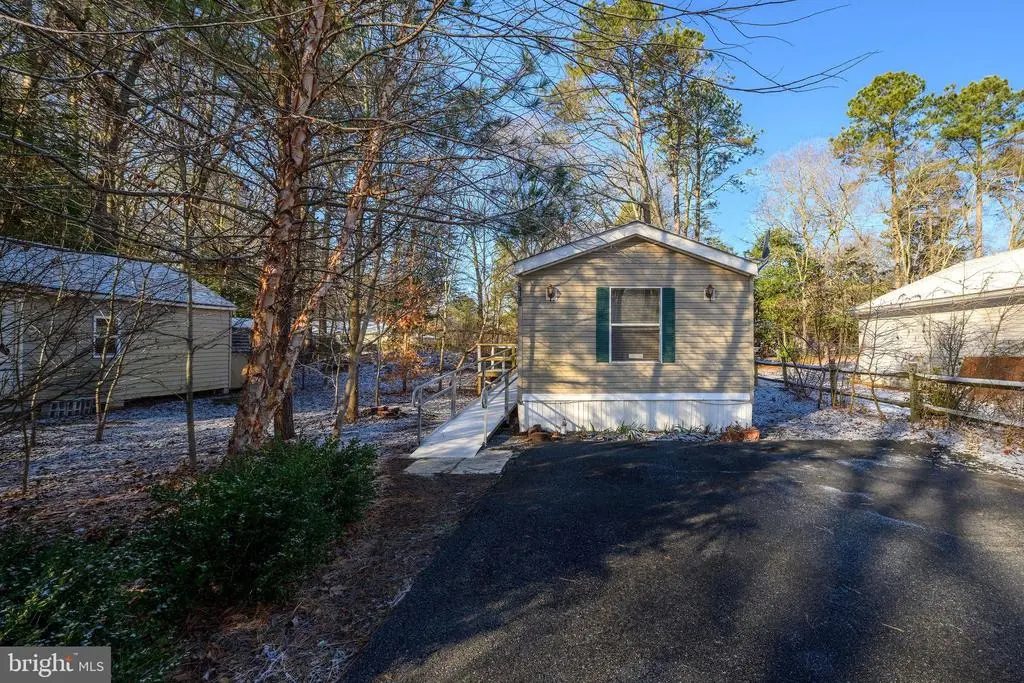 24180 Brach St, GEORGETOWN