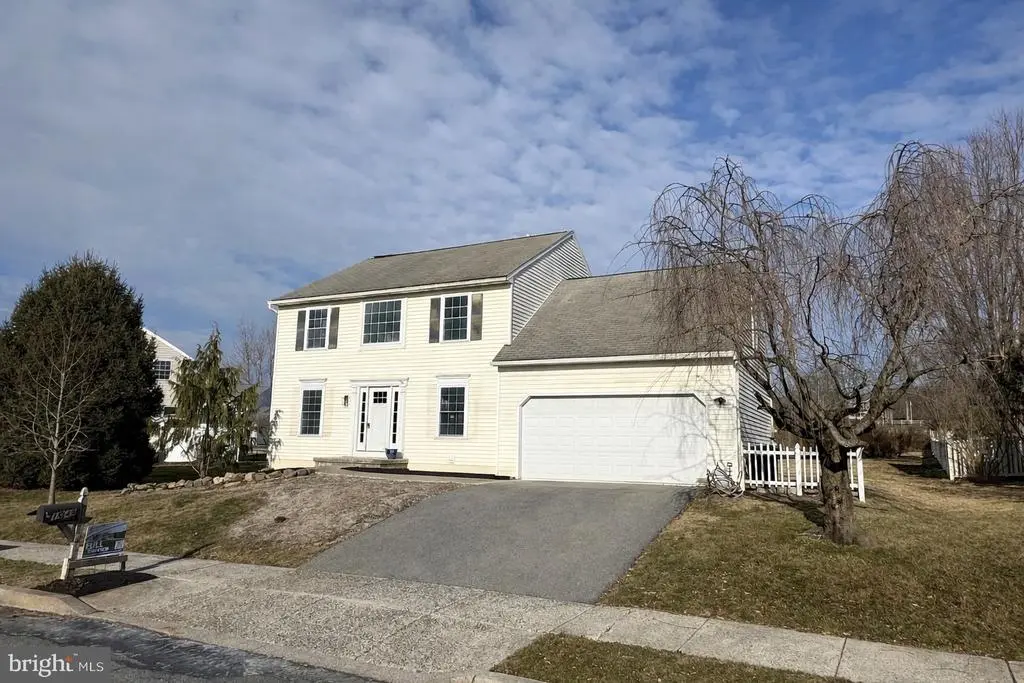 1049 Christina Dr, LEESPORT