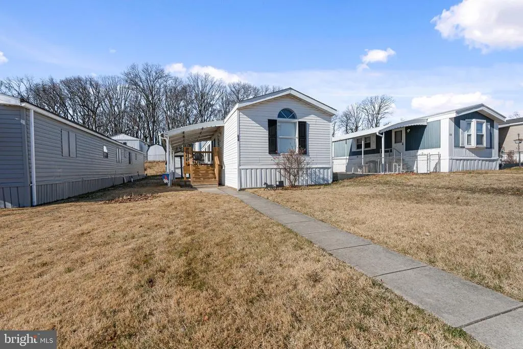 64 Rockywood Lane, Essex