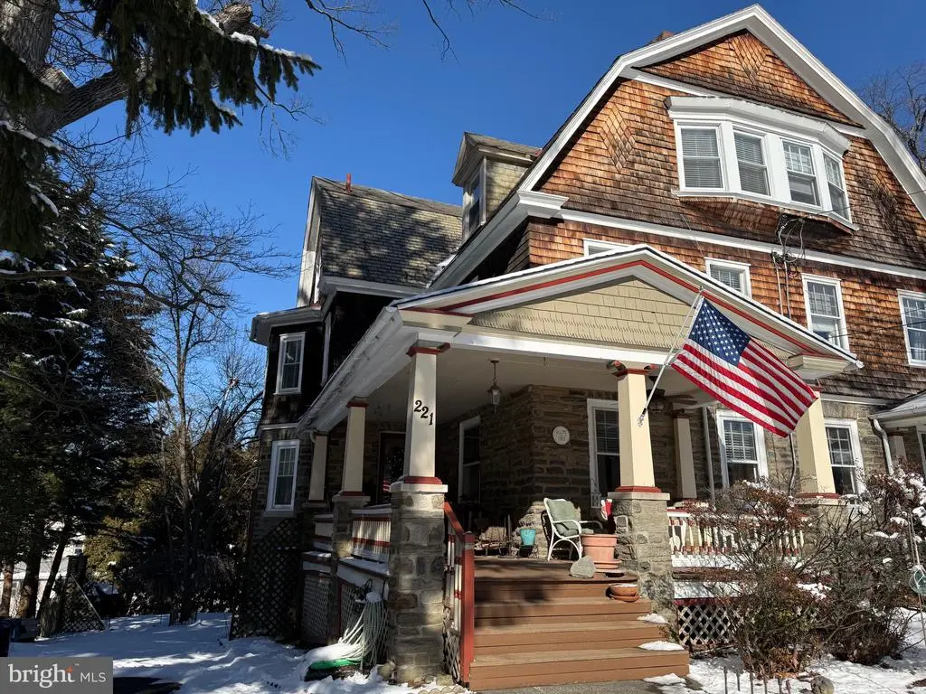 221 Summit Ave, JENKINTOWN