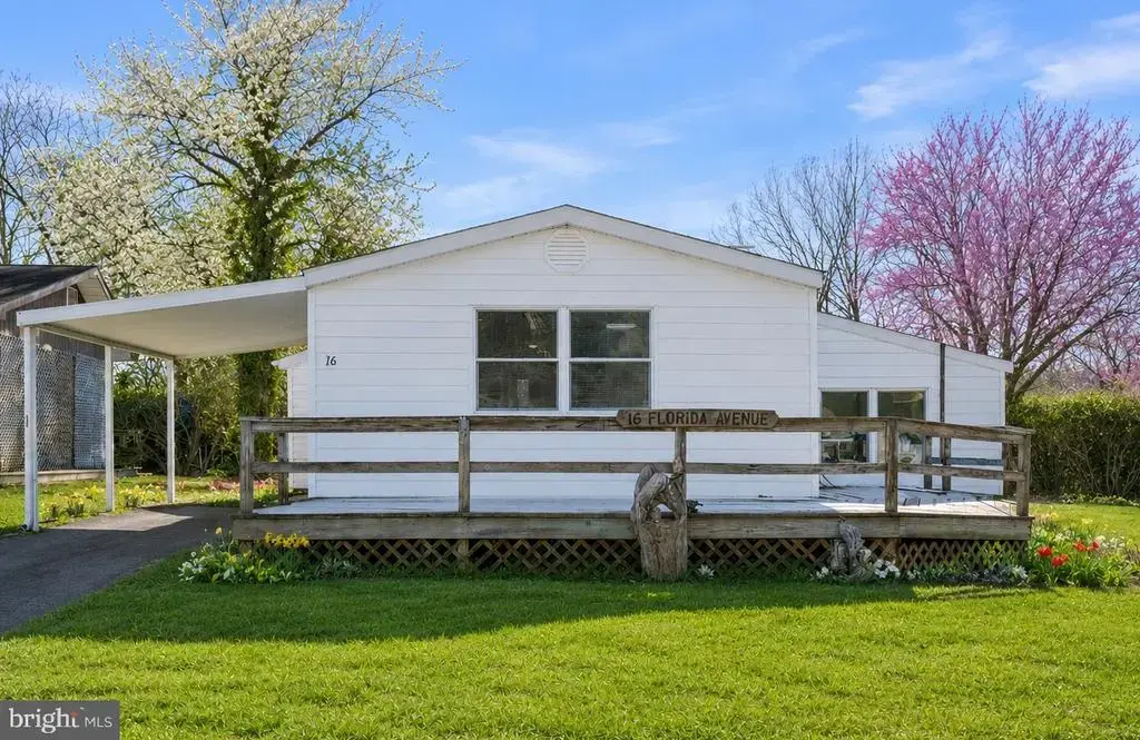 16 Florida Ave, EARLEVILLE