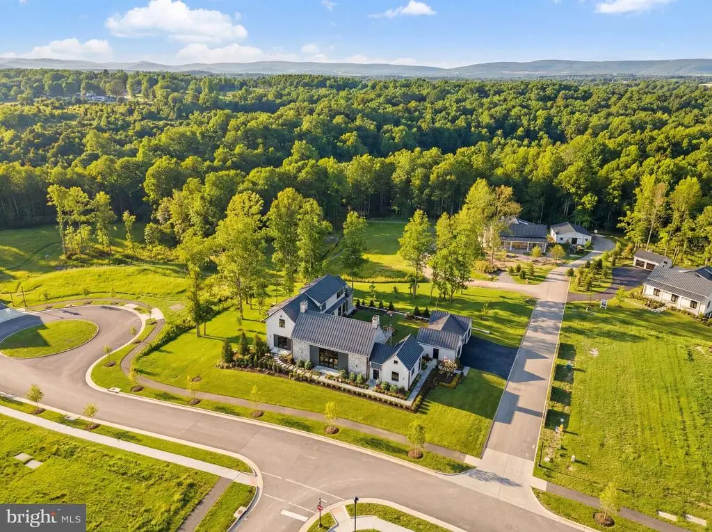 1 Foxtrot Knoll Ln, Middleburg